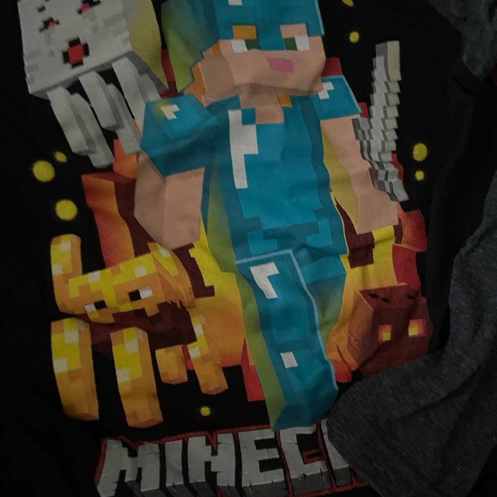 Boys Minecraft long sleeve tee - Picture 2 of 3